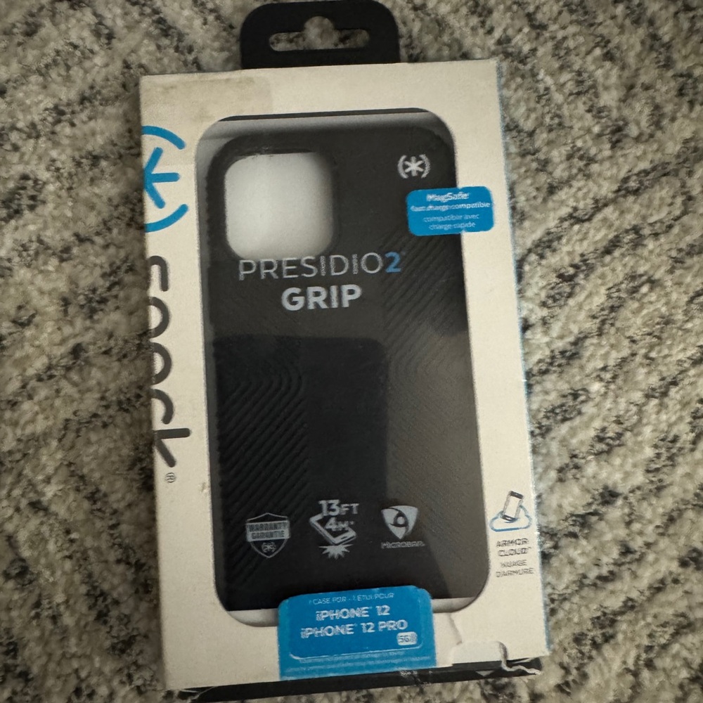 NWT Speck iPhone 12 Pro Case